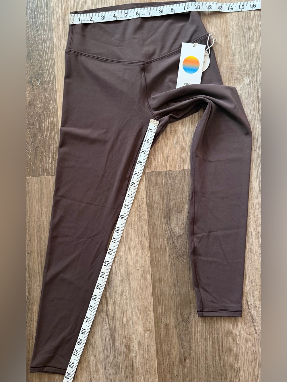 Vuori All The Form Legging SHORT French Roast Sz Small VW4130-S Athletic NWT - Picture 5 of 5